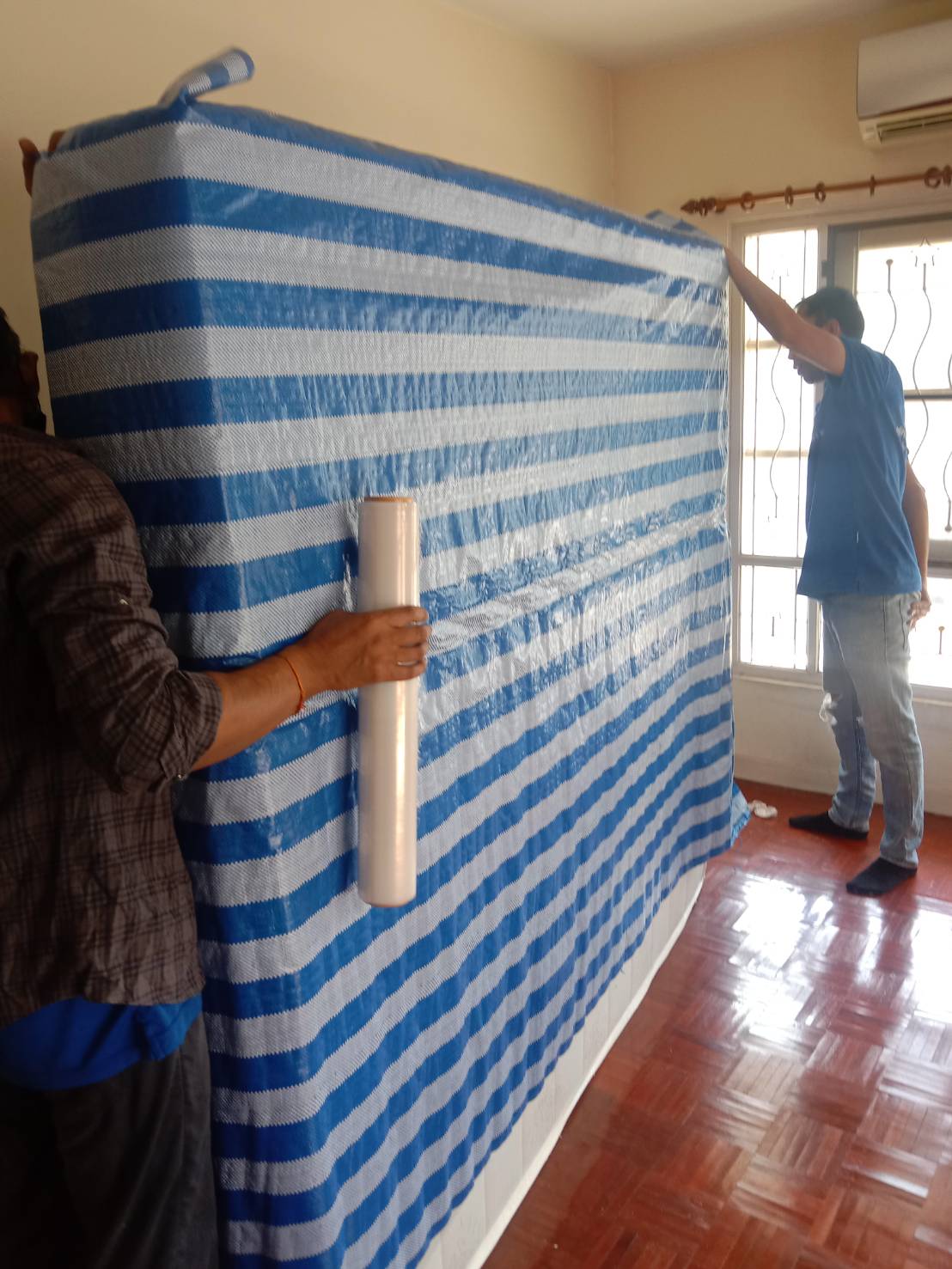 12 - https://เฮงเฮงมูฟบริการขนย้ายทั่วไทย.com | เฮง เฮง มูฟ บริการขนย้ายครบวงจร ทั้งบ้าน คอนโด สำนักงาน และตู้เซฟ โดยทีมงานมืออาชีพ พร้อมบริการแพ็คกิ้ง ถอดประกอบเฟอร์นิเจอร์อย่างปลอดภัย มีรถทุกชนิดให้บริการทั่วไทย ติดต่อได้ 24 ชม.