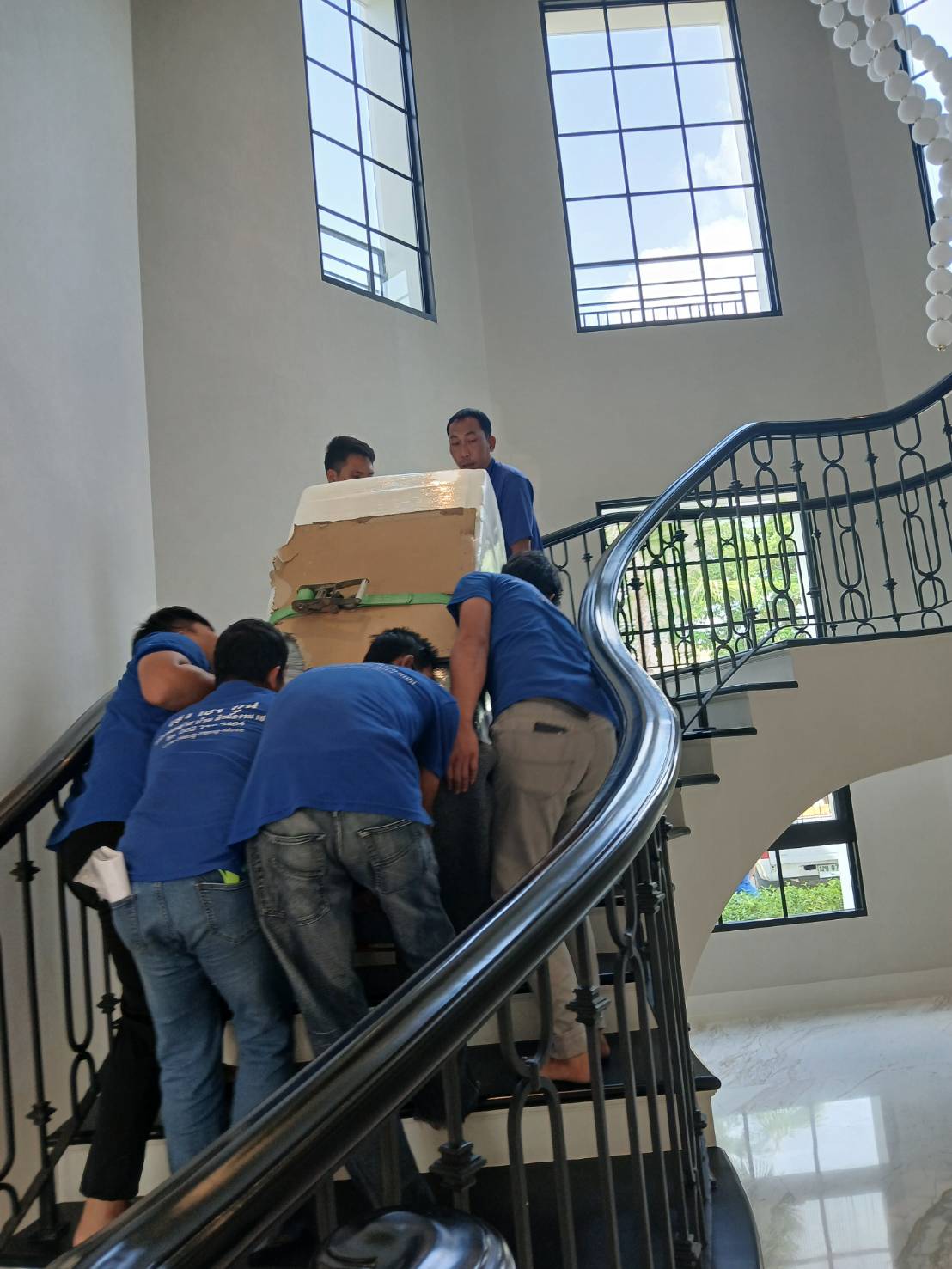 29 - https://เฮงเฮงมูฟบริการขนย้ายทั่วไทย.com | เฮง เฮง มูฟ บริการขนย้ายครบวงจร ทั้งบ้าน คอนโด สำนักงาน และตู้เซฟ โดยทีมงานมืออาชีพ พร้อมบริการแพ็คกิ้ง ถอดประกอบเฟอร์นิเจอร์อย่างปลอดภัย มีรถทุกชนิดให้บริการทั่วไทย ติดต่อได้ 24 ชม.