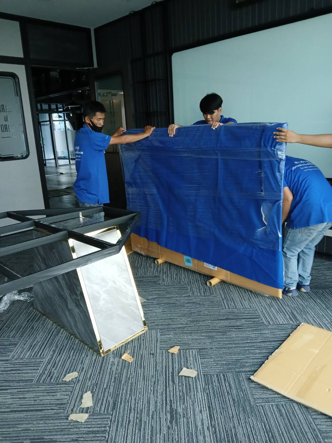 38 - https://เฮงเฮงมูฟบริการขนย้ายทั่วไทย.com | เฮง เฮง มูฟ บริการขนย้ายครบวงจร ทั้งบ้าน คอนโด สำนักงาน และตู้เซฟ โดยทีมงานมืออาชีพ พร้อมบริการแพ็คกิ้ง ถอดประกอบเฟอร์นิเจอร์อย่างปลอดภัย มีรถทุกชนิดให้บริการทั่วไทย ติดต่อได้ 24 ชม.