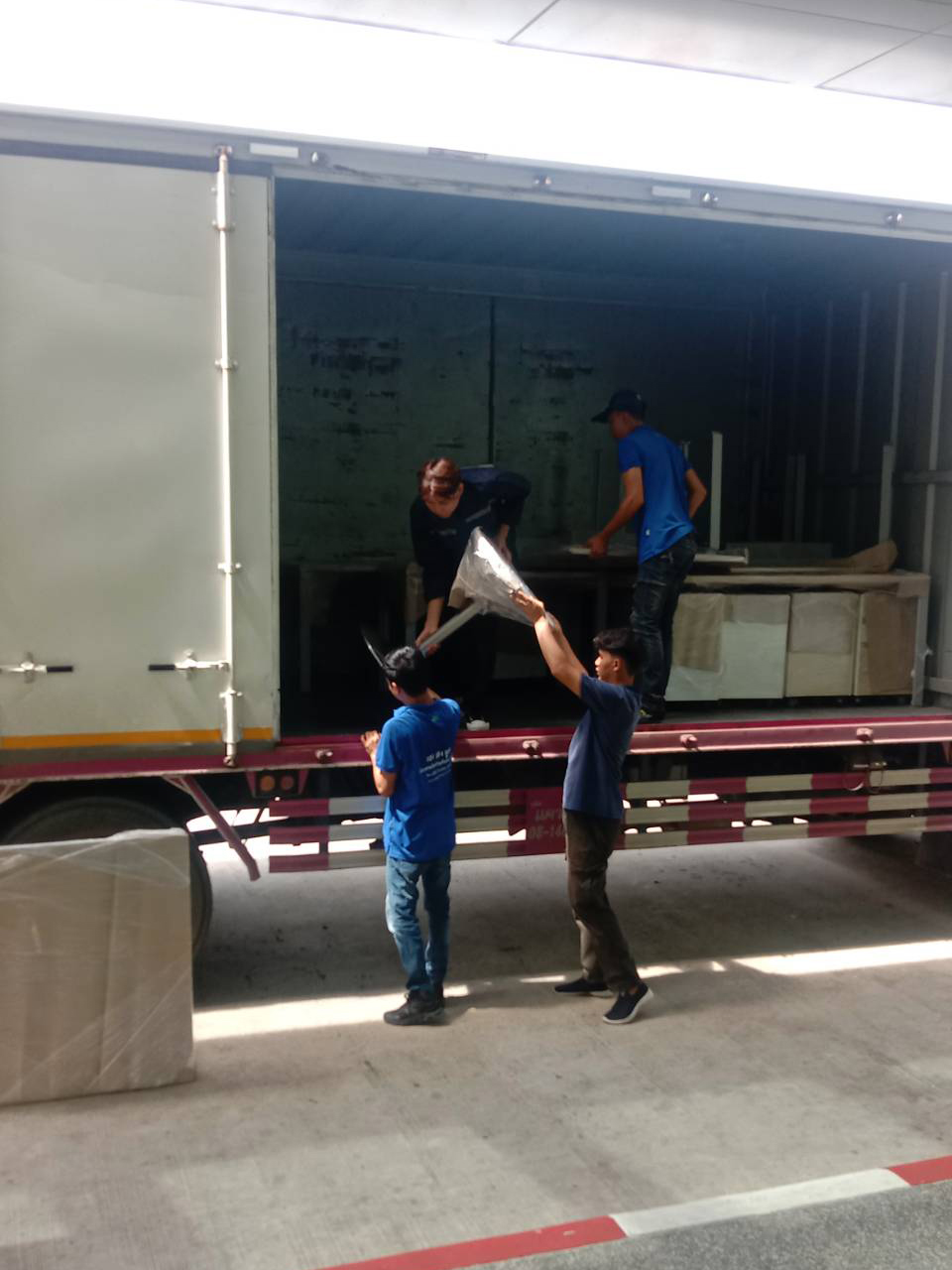 40 - https://เฮงเฮงมูฟบริการขนย้ายทั่วไทย.com | เฮง เฮง มูฟ บริการขนย้ายครบวงจร ทั้งบ้าน คอนโด สำนักงาน และตู้เซฟ โดยทีมงานมืออาชีพ พร้อมบริการแพ็คกิ้ง ถอดประกอบเฟอร์นิเจอร์อย่างปลอดภัย มีรถทุกชนิดให้บริการทั่วไทย ติดต่อได้ 24 ชม.