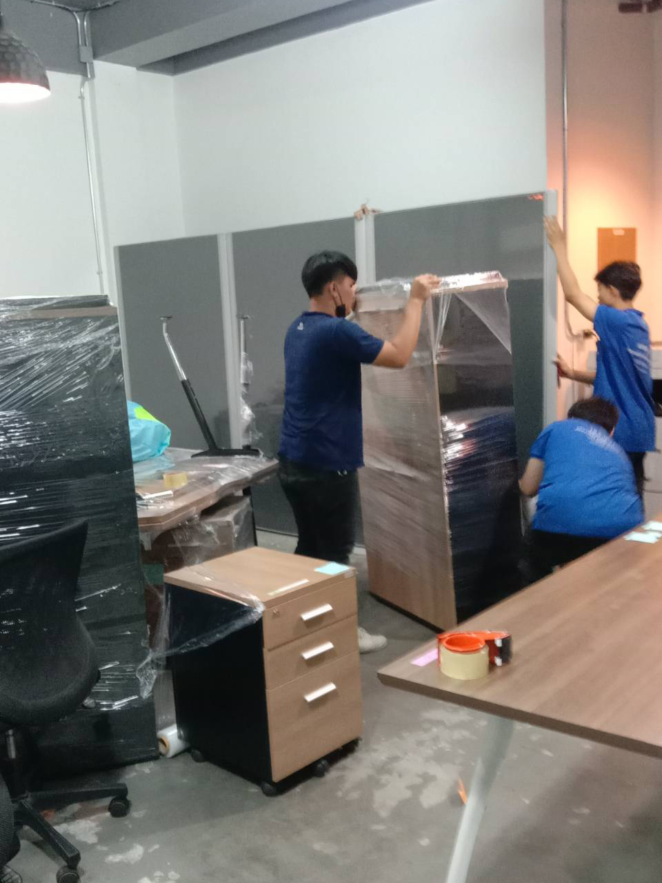 48 - https://เฮงเฮงมูฟบริการขนย้ายทั่วไทย.com | เฮง เฮง มูฟ บริการขนย้ายครบวงจร ทั้งบ้าน คอนโด สำนักงาน และตู้เซฟ โดยทีมงานมืออาชีพ พร้อมบริการแพ็คกิ้ง ถอดประกอบเฟอร์นิเจอร์อย่างปลอดภัย มีรถทุกชนิดให้บริการทั่วไทย ติดต่อได้ 24 ชม.