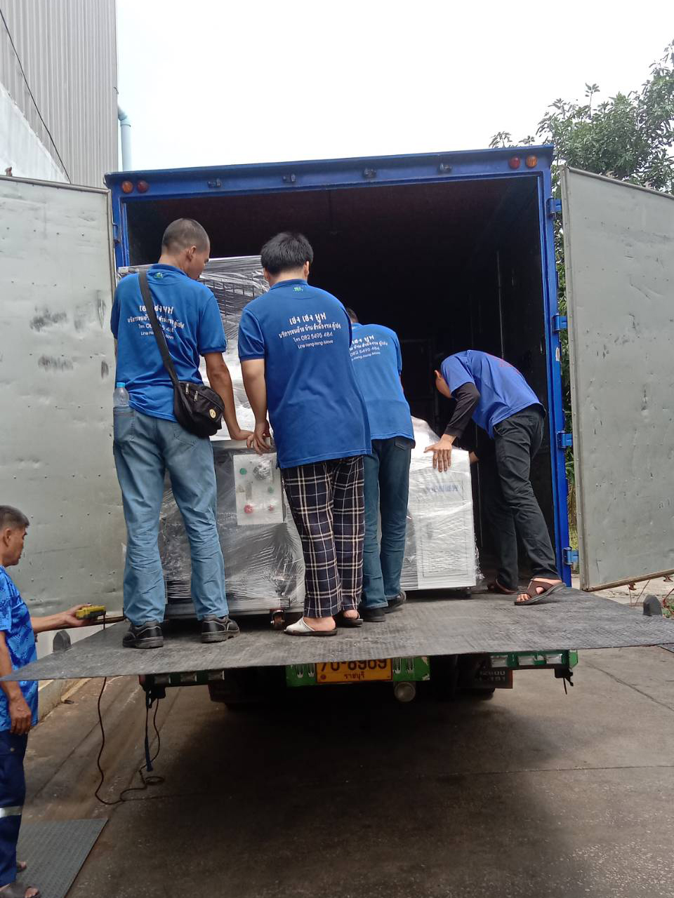 64 - https://เฮงเฮงมูฟบริการขนย้ายทั่วไทย.com | เฮง เฮง มูฟ บริการขนย้ายครบวงจร ทั้งบ้าน คอนโด สำนักงาน และตู้เซฟ โดยทีมงานมืออาชีพ พร้อมบริการแพ็คกิ้ง ถอดประกอบเฟอร์นิเจอร์อย่างปลอดภัย มีรถทุกชนิดให้บริการทั่วไทย ติดต่อได้ 24 ชม.