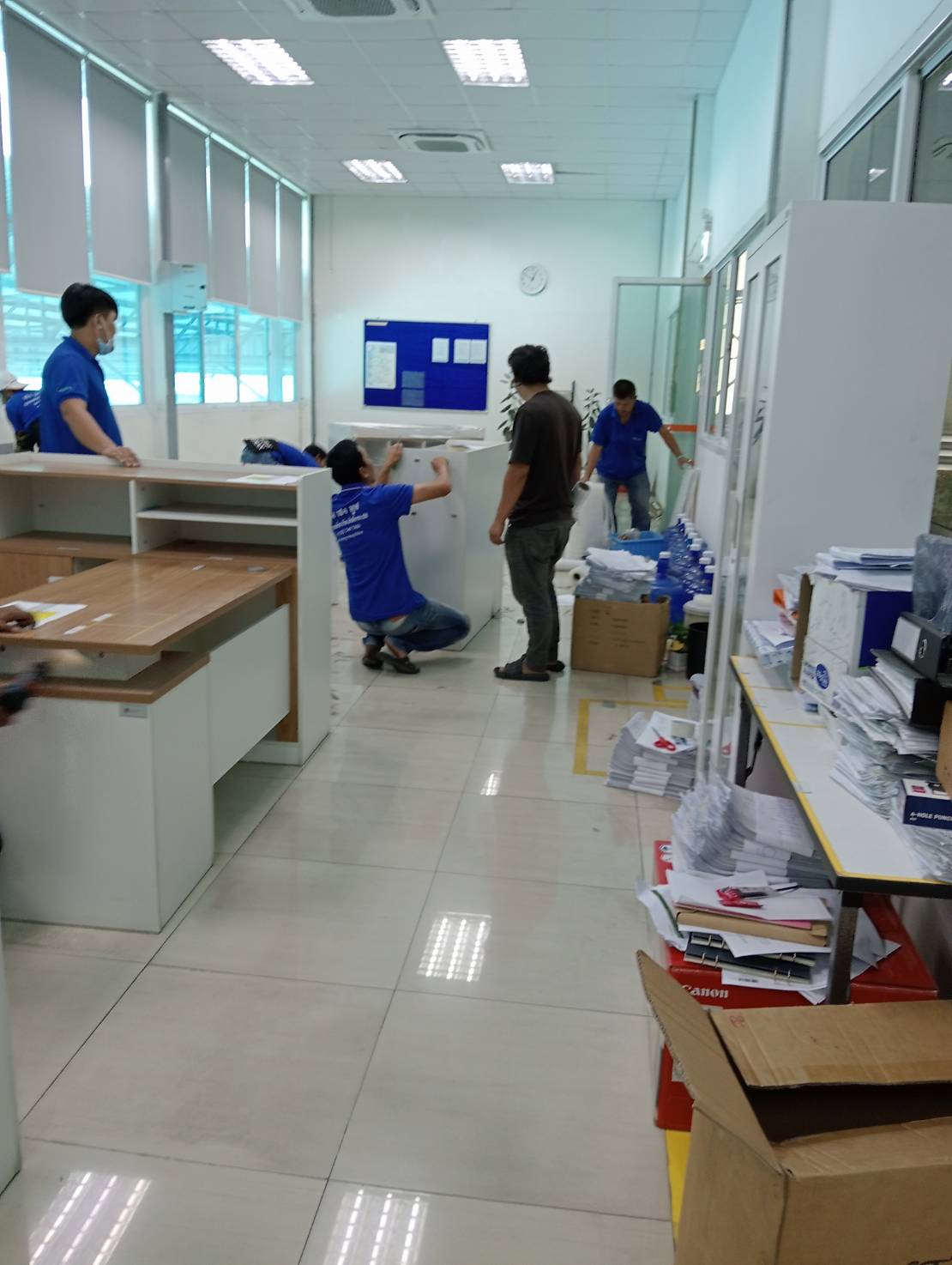 เฮง เฮง มูฟ บริการขนย้ายครบวงจร ทั้งบ้าน คอนโด สำนักงาน และตู้เซฟ โดยทีมงานมืออาชีพ พร้อมบริการแพ็คกิ้ง ถอดประกอบเฟอร์นิเจอร์อย่างปลอดภัย มีรถทุกชนิดใ [..]